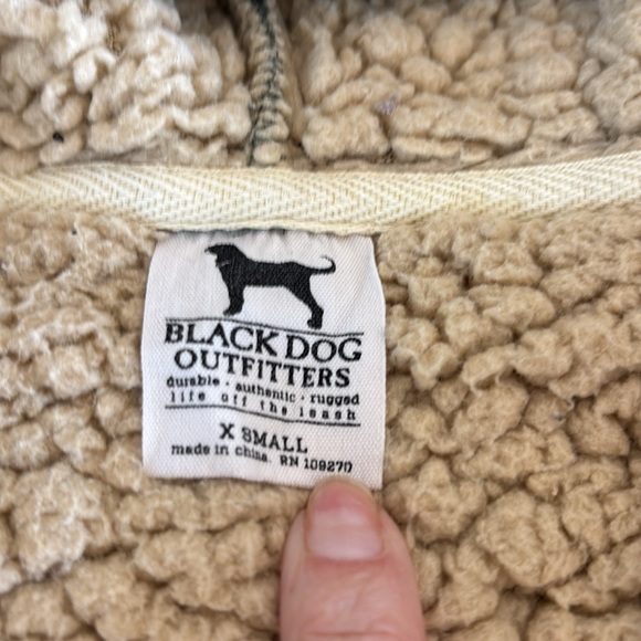 The Black Dog Sherpa Pullover - Picture 3 of 6